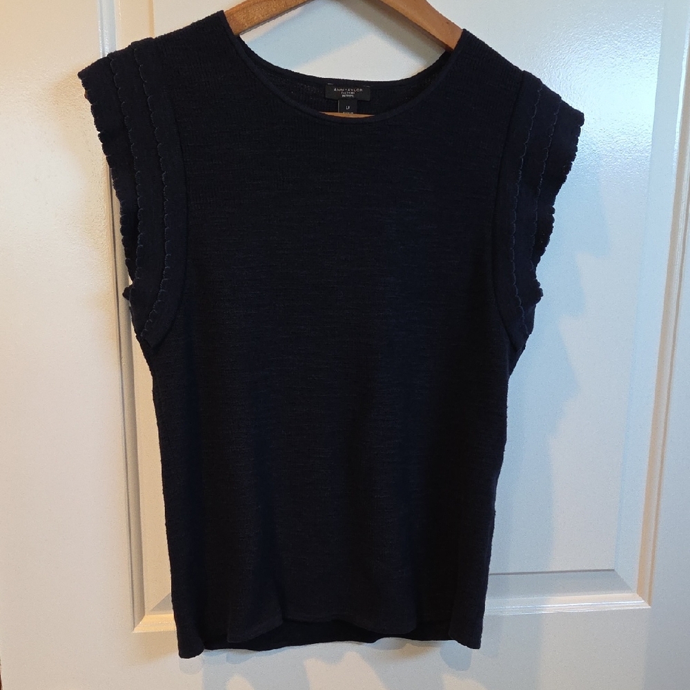 Ann Taylor Black Textured Muscle Tee